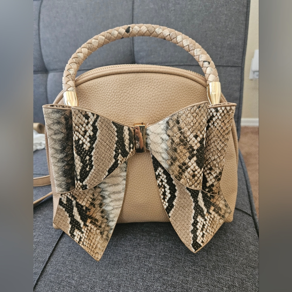 Bow Elegant Bag By Like Dreams